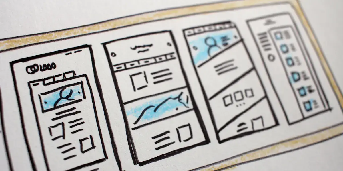 Boceto en blanco y negro de la estructura de una página web sobre papel